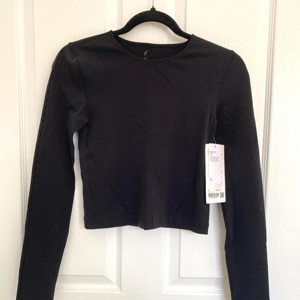 Lululemon Women's Black Crop-top